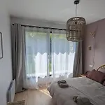 La Grange Maen بيت للعطل *