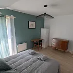 La Grange Maen بيت للعطل *