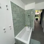 La Grange Maen بيت للعطل *